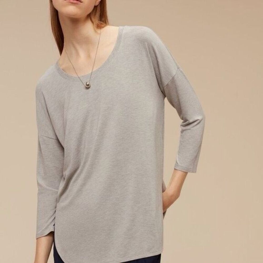 ✨Aritzia Babaton Norris Grey Sz Medium T-Shirt✨